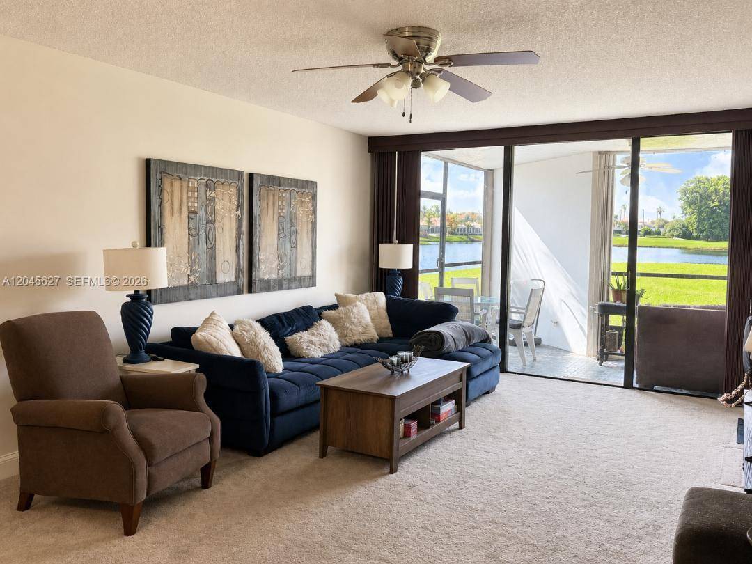 16325 Golf Club RdWeston - Condo 1-4 Stories,Condo condo unit 111 - picture