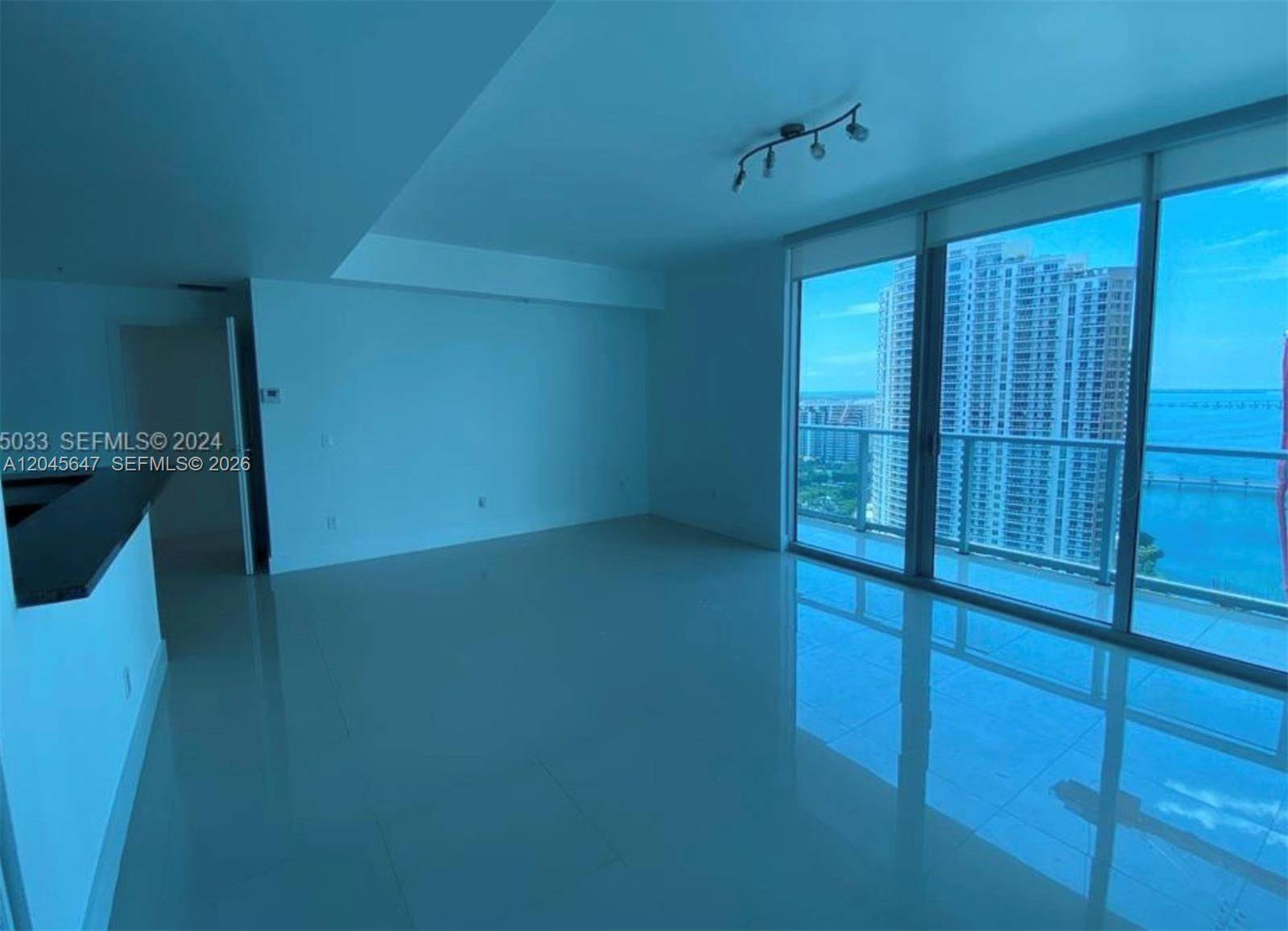 300 S Biscayne BlvdMiami - MET 1 CONDO condo unit T-2302 - picture