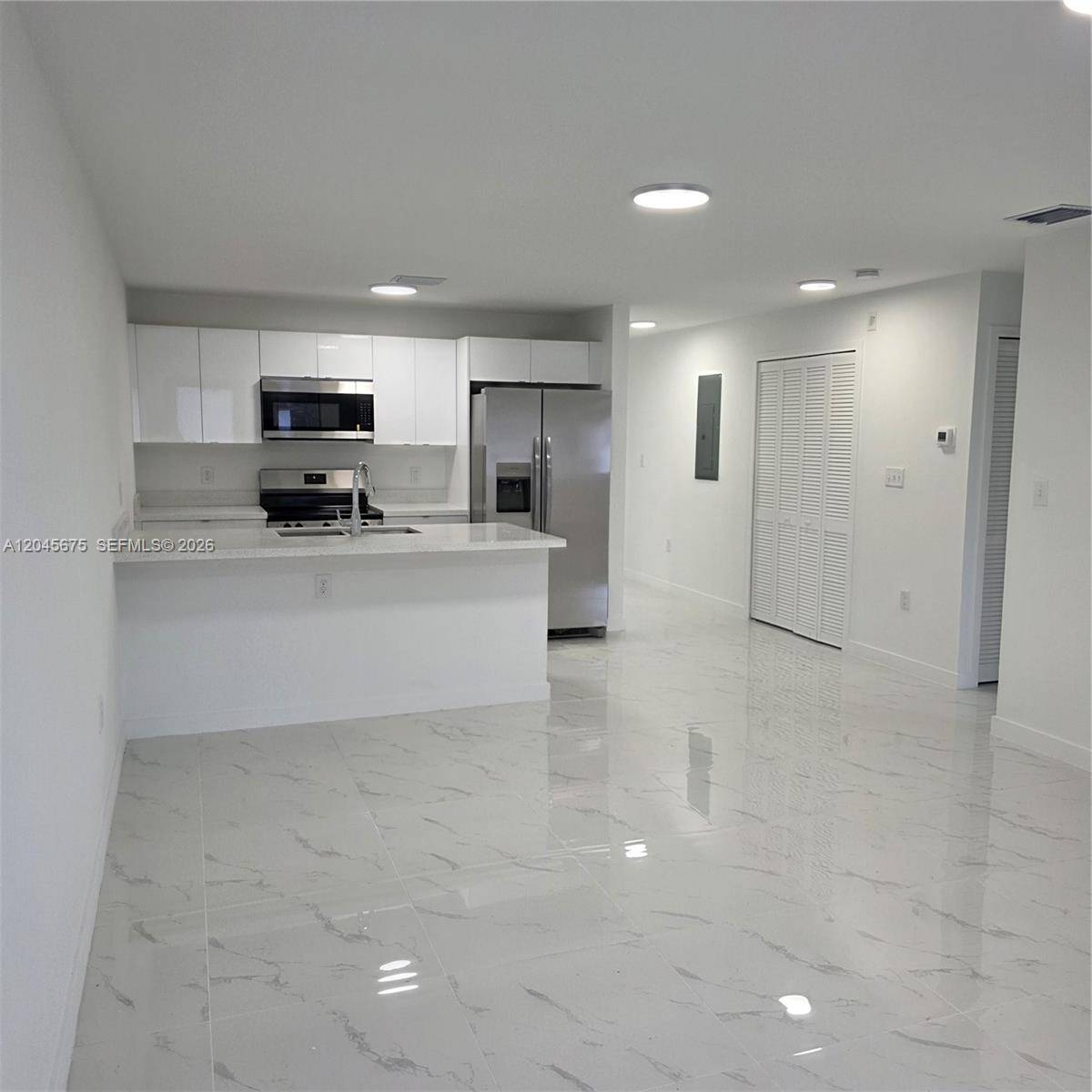 2731 NW 44th StMiami - Duplex/Tri/Quad-Annual,Multi Family condo unit 2731 - picture