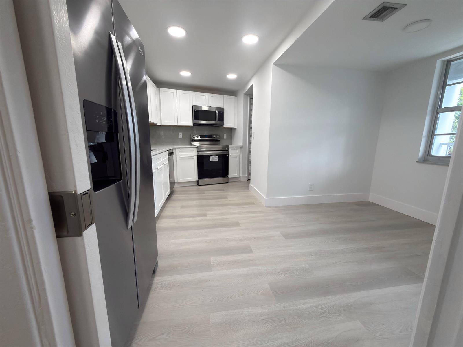 625 OaksPompano Beach - NO 105 PALM-AIRE COUNTRY C condo unit 305 - picture