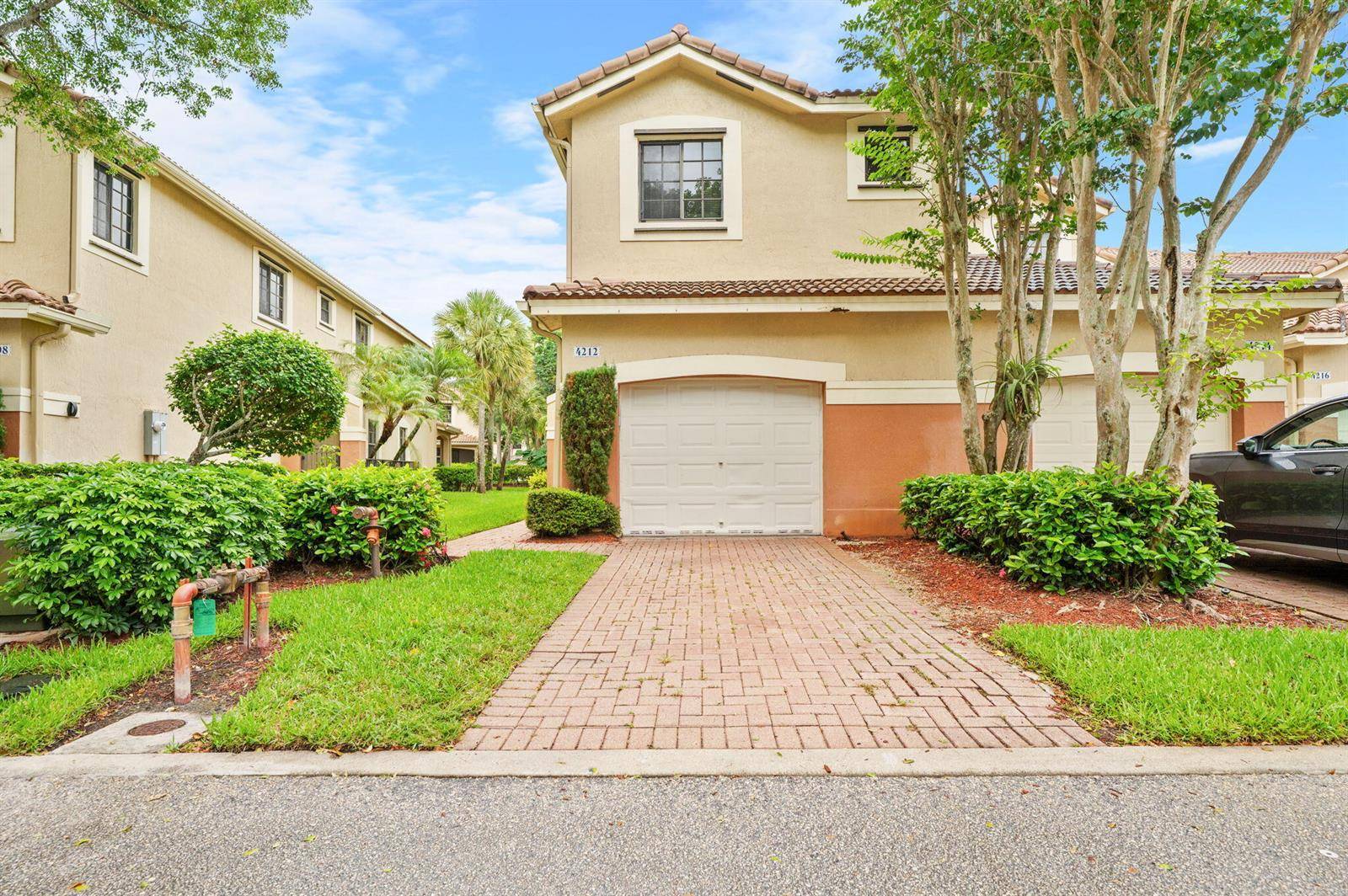 4212 VineyardWeston - picture
