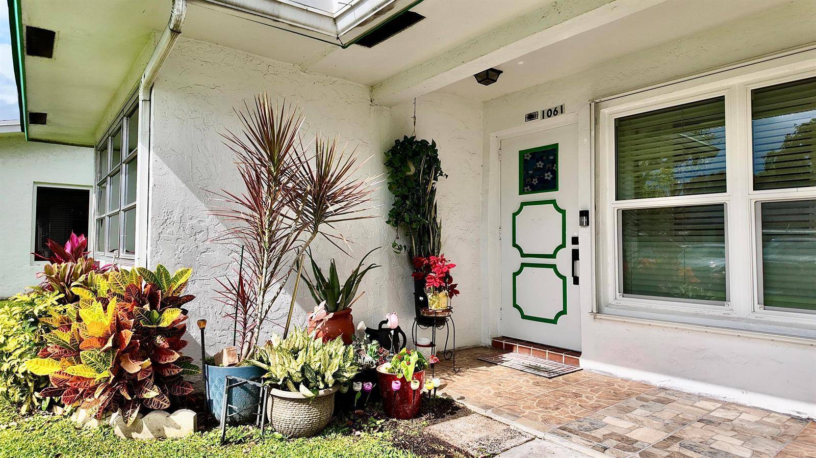 1061 NW 85thPlantation - LAUDERDALE WEST CONDO NO I,Lauderdale West condo unit A111 - picture