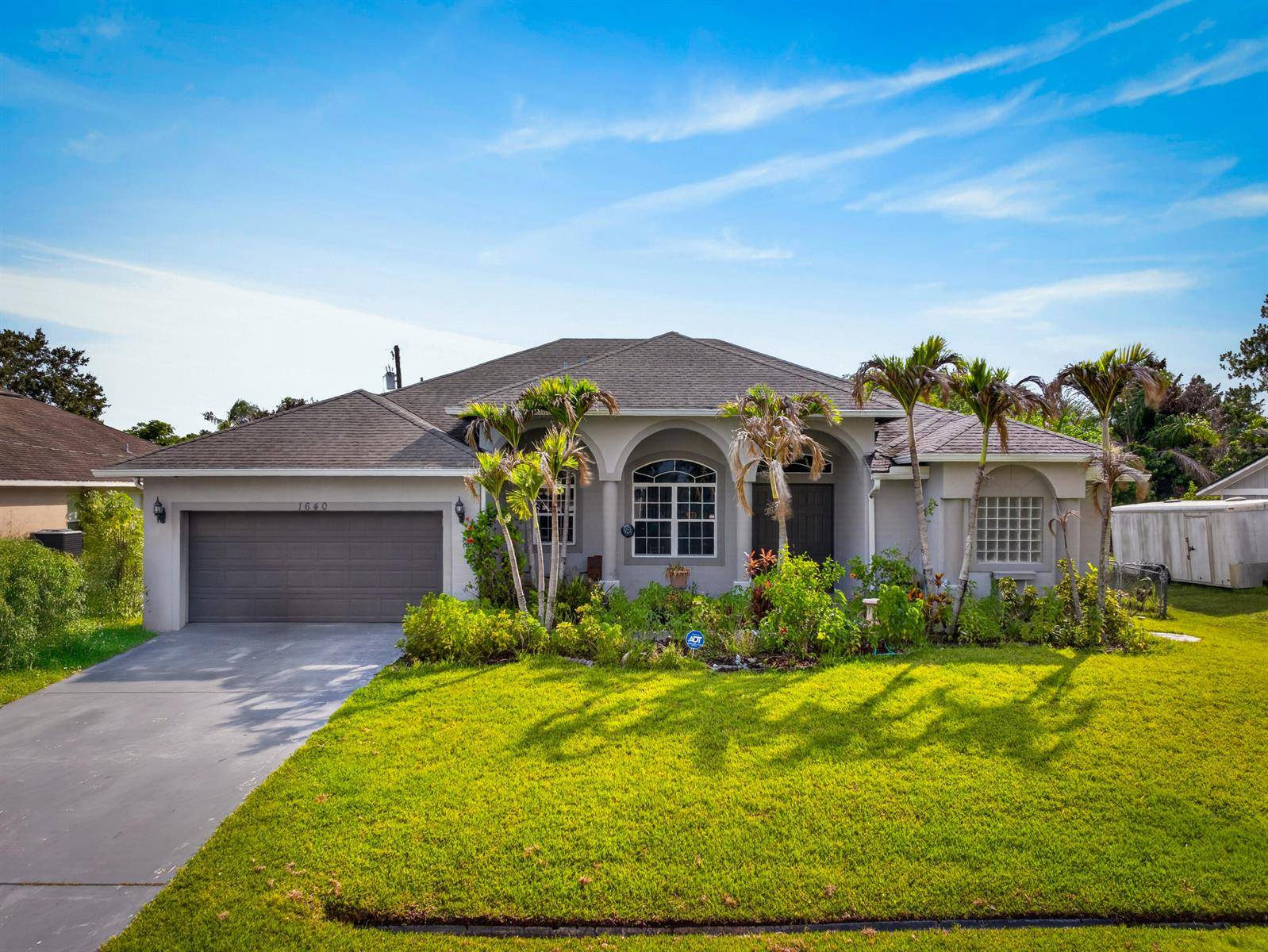 1640 SW BurlingtonPort St. Lucie - picture