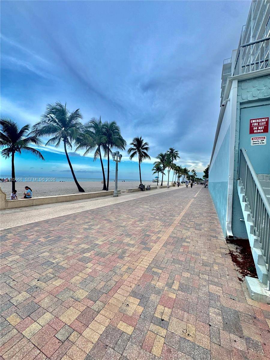 400 N Surf RdHollywood - Condo 5+ Stories,Condo condo unit RGB - picture
