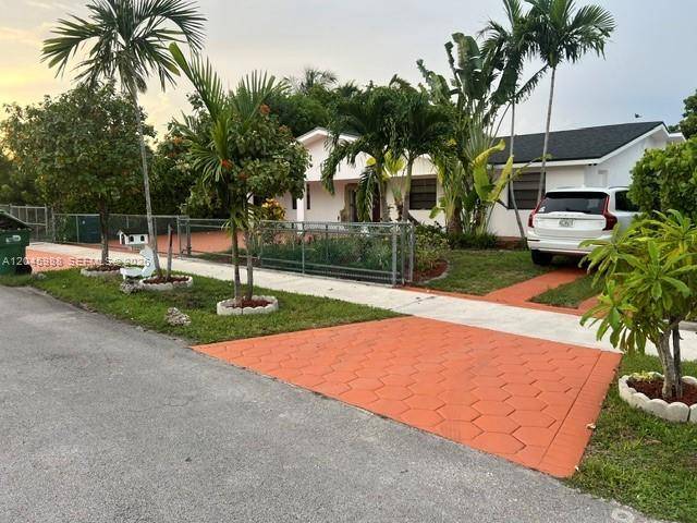 11461 SW 193rd StMiami - picture