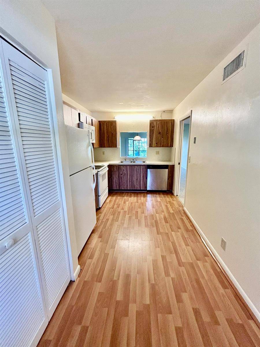 2900 SW 22ndDelray Beach - DELRAY OAKS WEST CONDO,DELRAY OAKS WEST CON condo unit 221d - picture