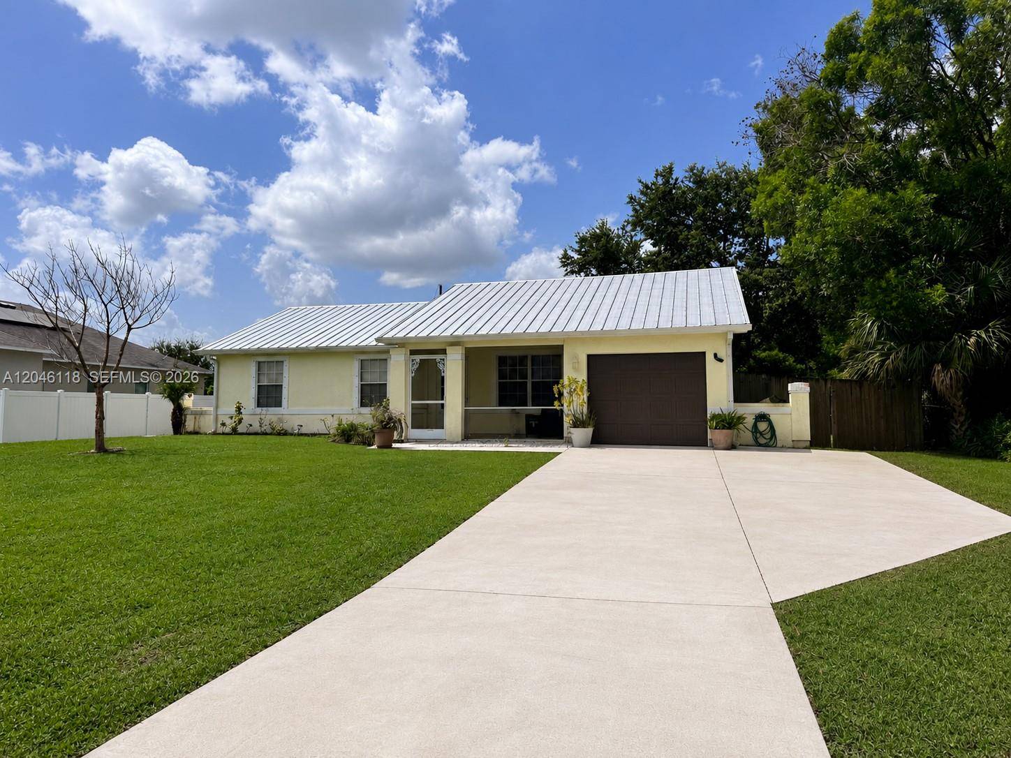 5411 NW Consumer AvePort St. Lucie - picture