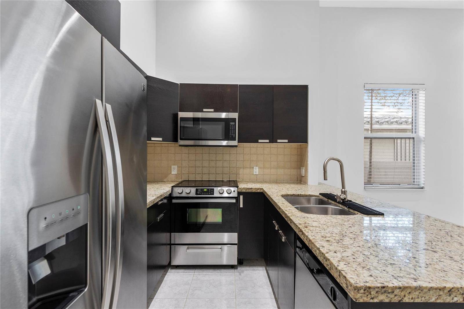 316 SW 16thFort Lauderdale - Townhouse condo unit B - picture