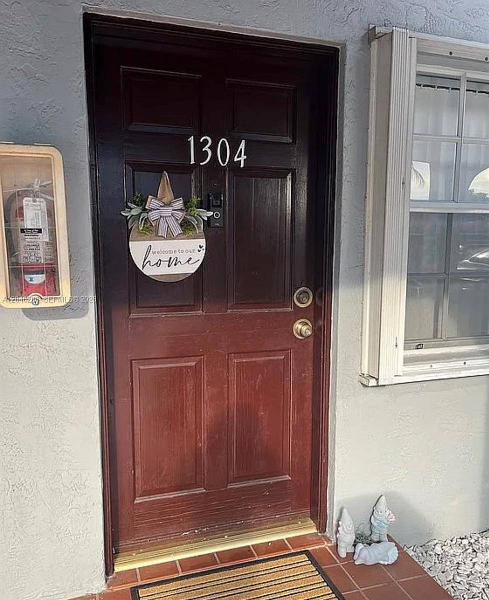 7100 NW 173rd DrHialeah - Condo 1-4 Stories,Condo condo unit 1304 - picture