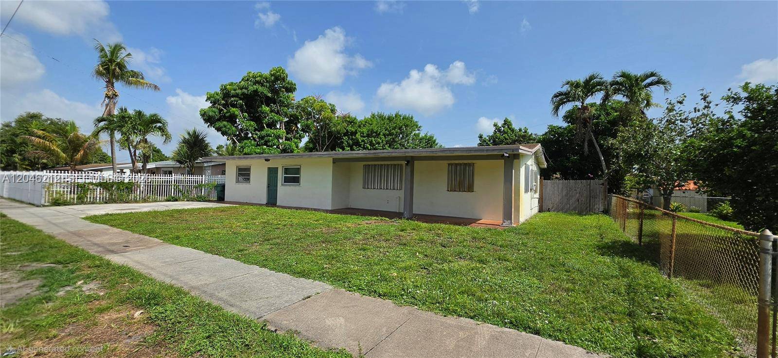 1331 NE 211th StMiami - picture