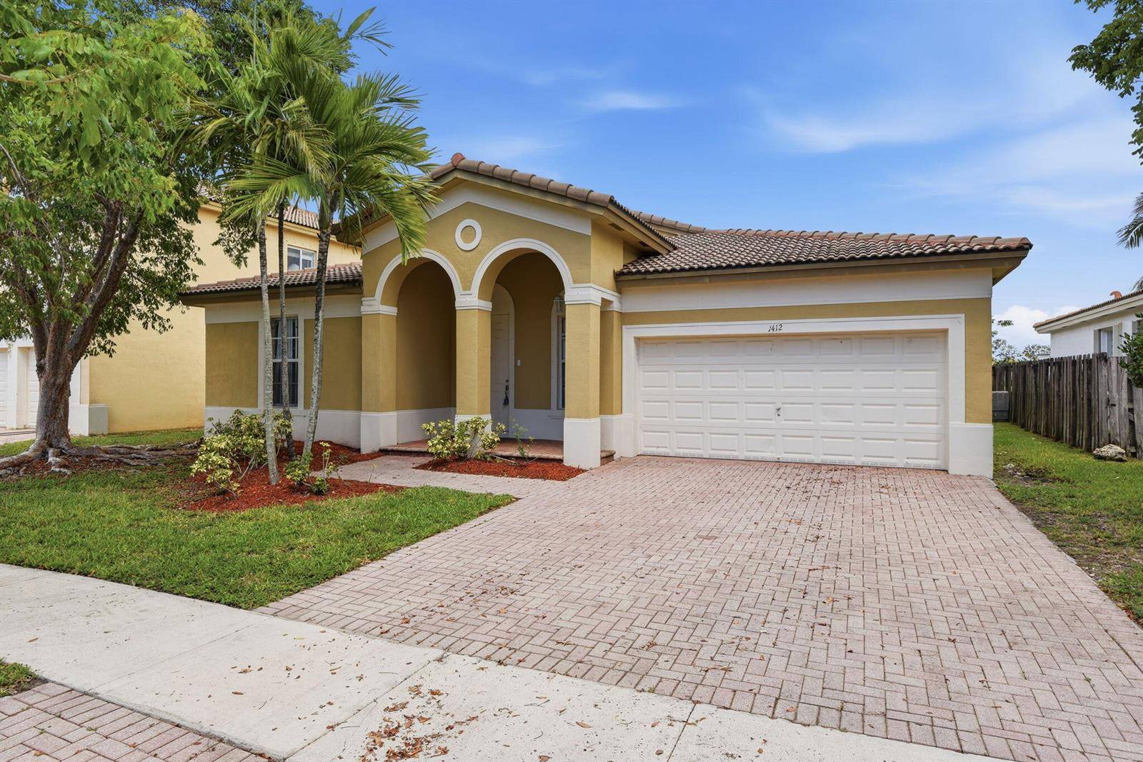 1412 NE 40thHomestead - picture