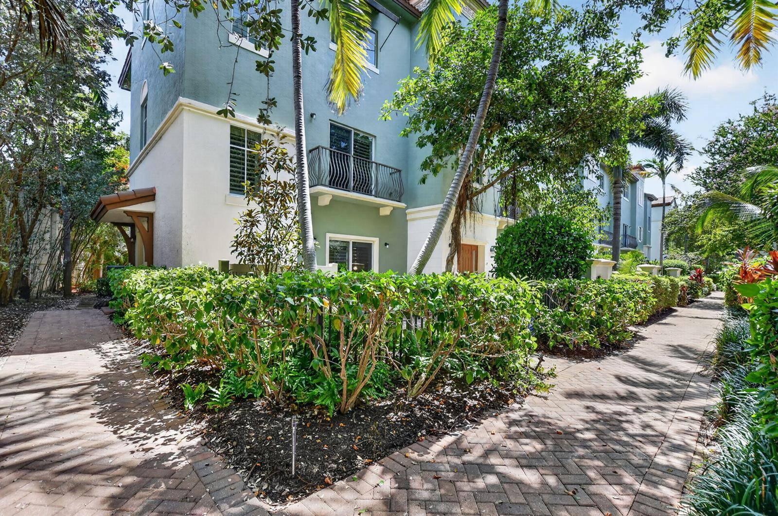 27 NW HawthorneBoca Raton - picture