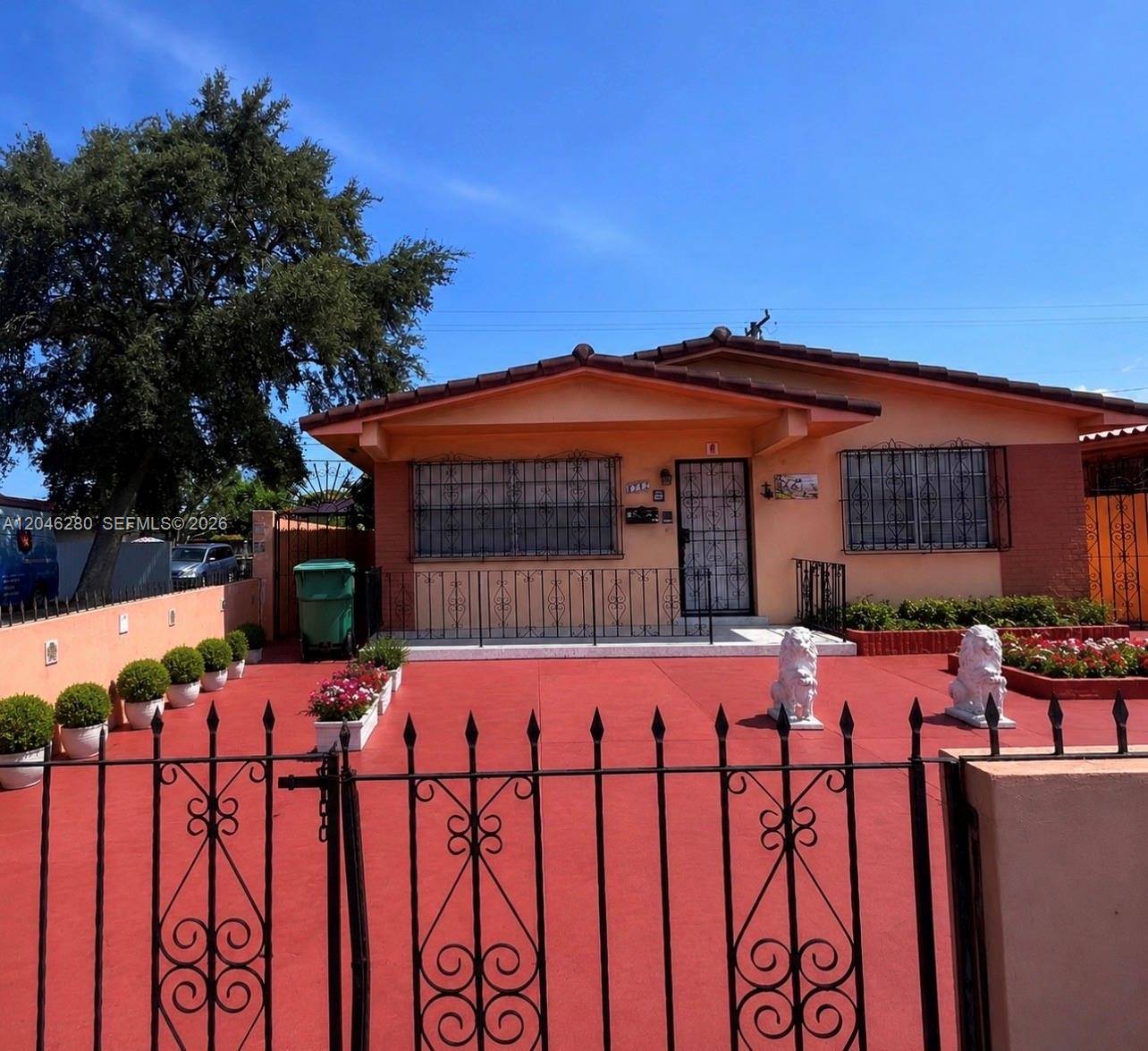 6702 SW 25th TerMiami - picture