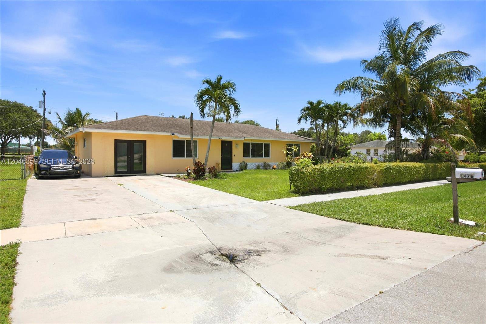 1476 N Mangonia DrWest Palm Beach - picture