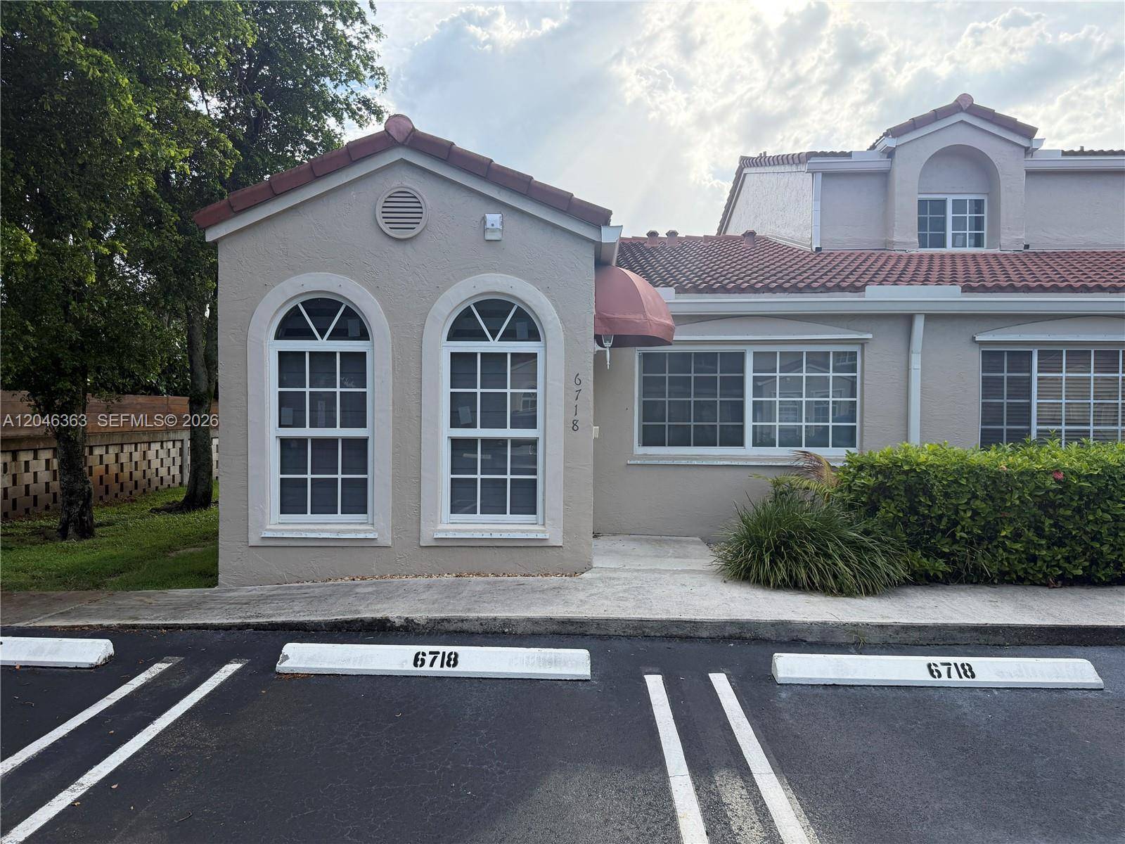 6718 NW 166th TerMiami Lakes - Condo 1-4 Stories,Condo condo unit 301 - picture