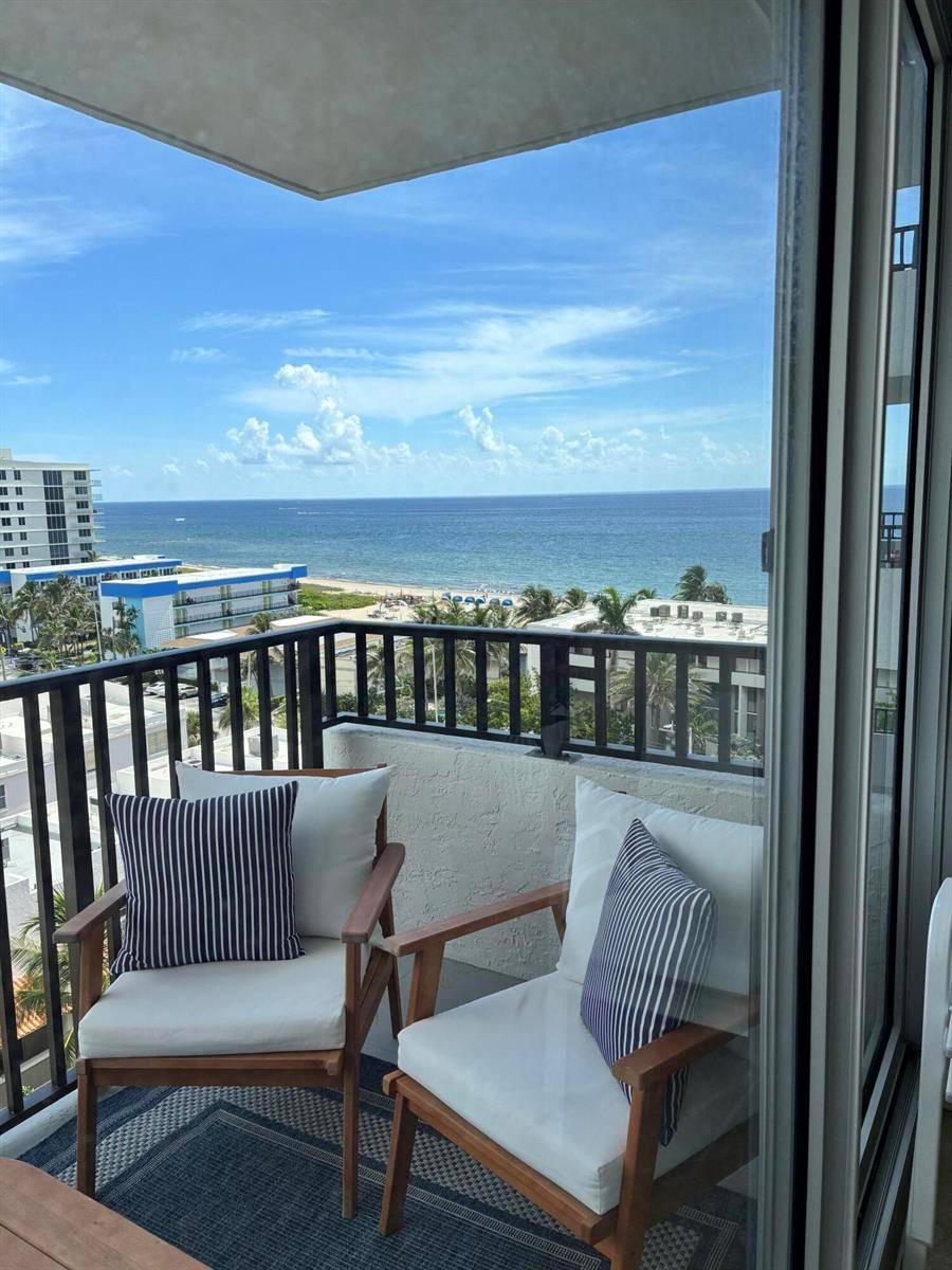 531 N OceanPompano Beach - SILVER THATCH ATLANTIC PLA condo unit 1107 - picture