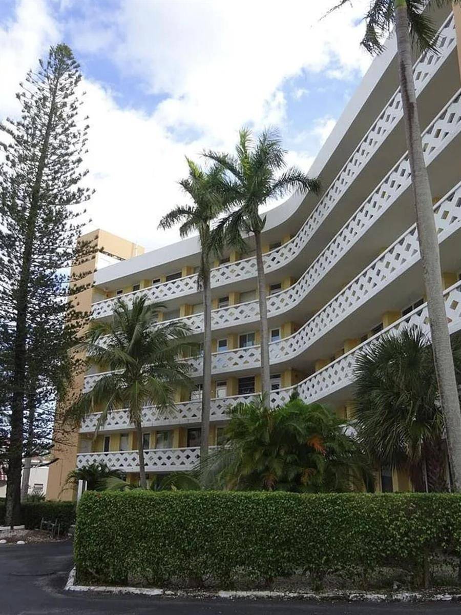 2400 NE 9thFort Lauderdale - Co-Op condo unit 402 - picture