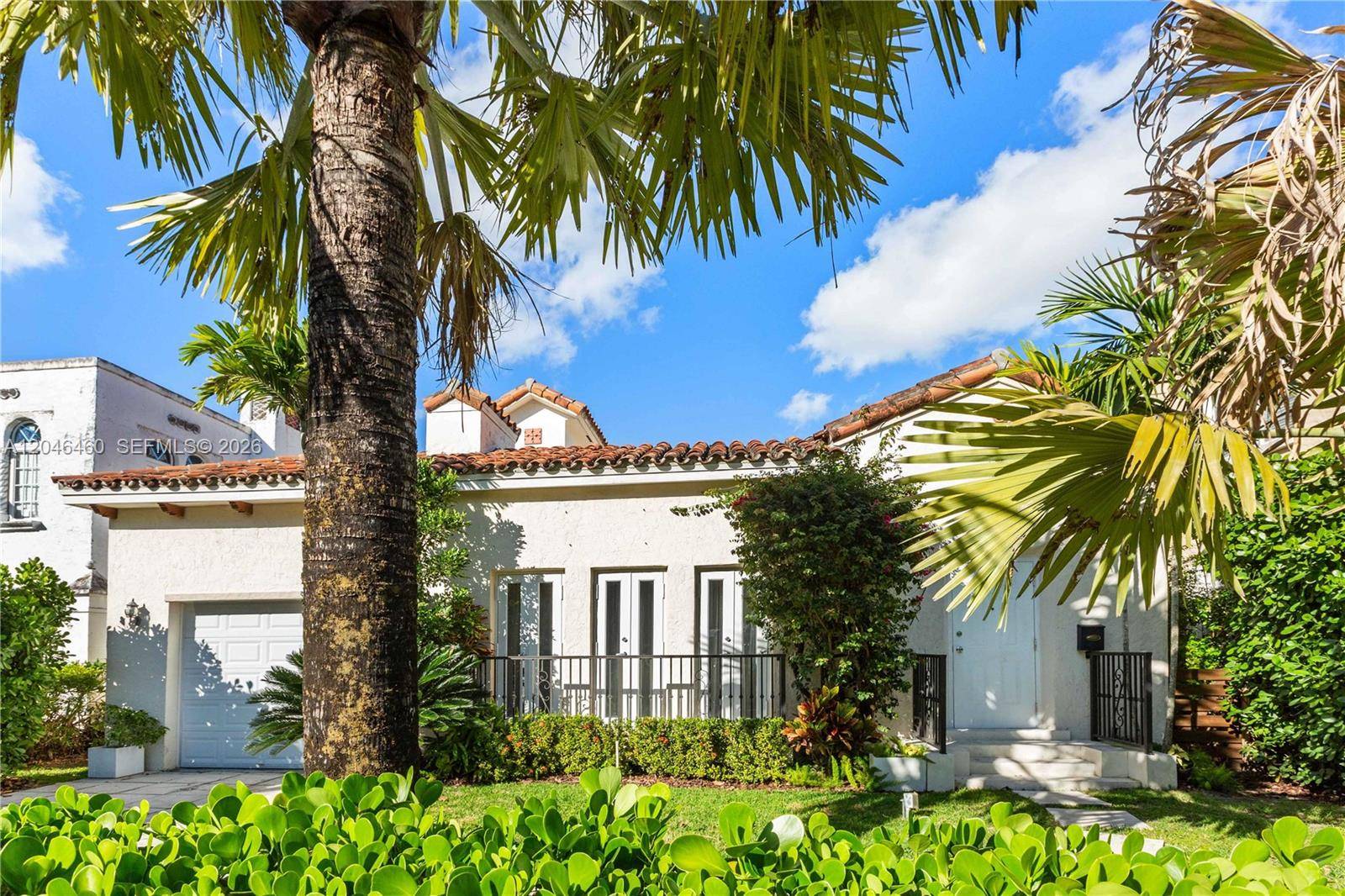 737 Alhambra CirCoral Gables - picture