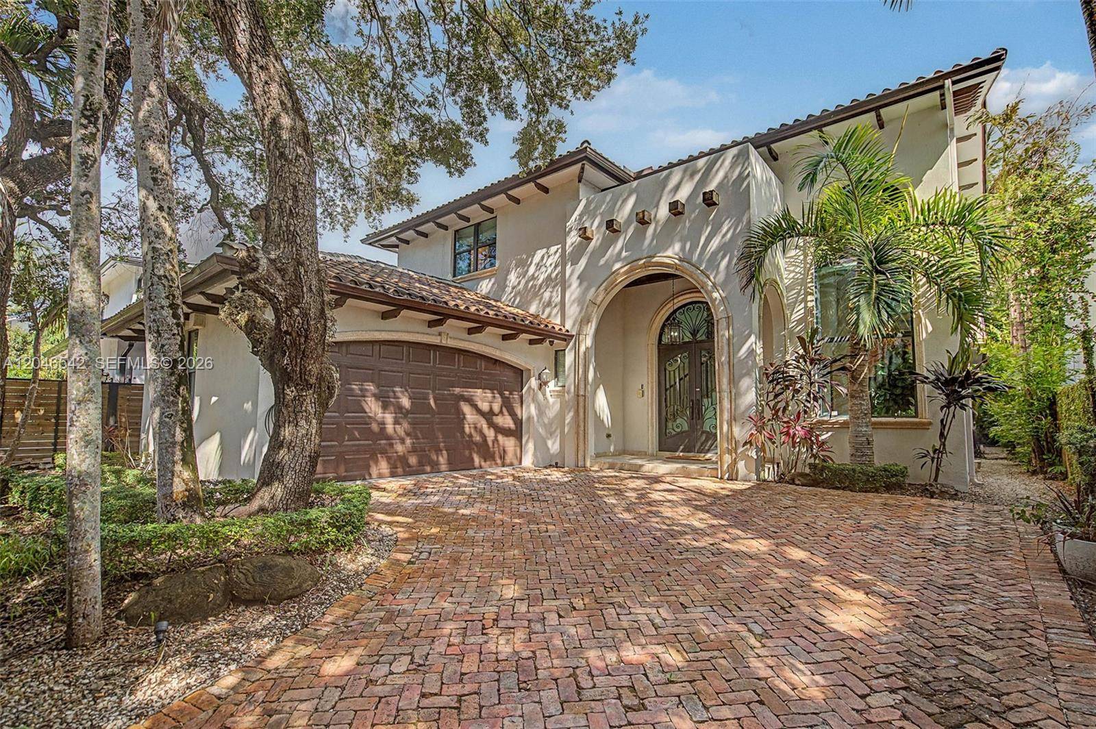 2561 Trapp AveMiami - picture