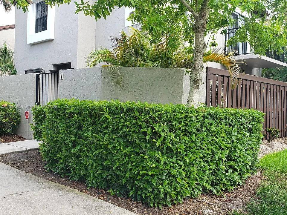 10425 SW 154th CtMiami - PALM POINT SEC 2 condo unit 1 - picture