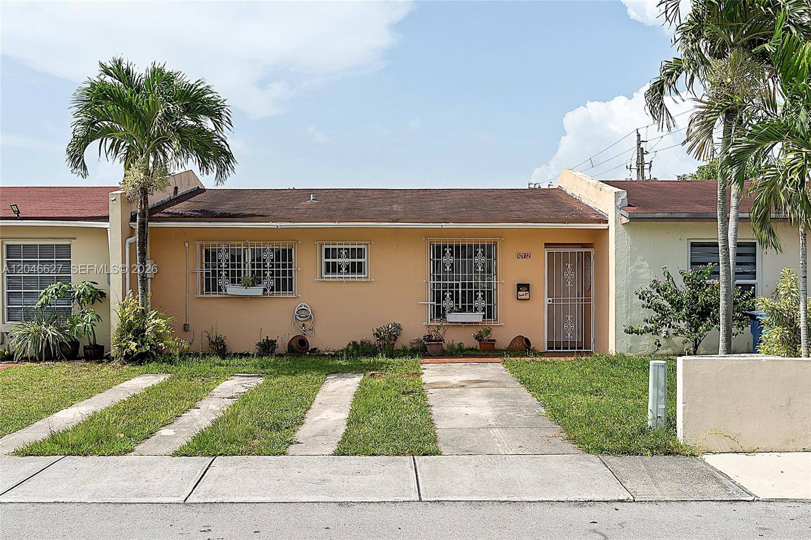 10112 SW 23rd StMiami - picture