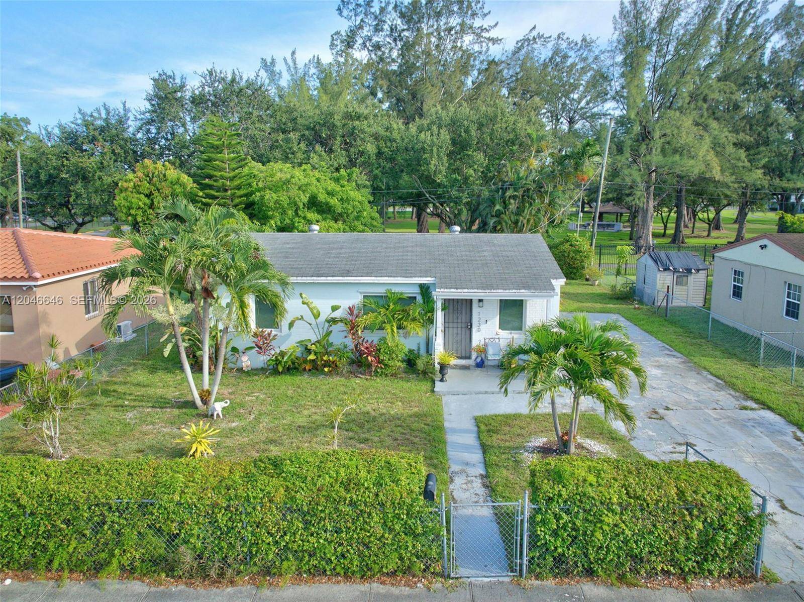 1230 NW 84th TerMiami - picture
