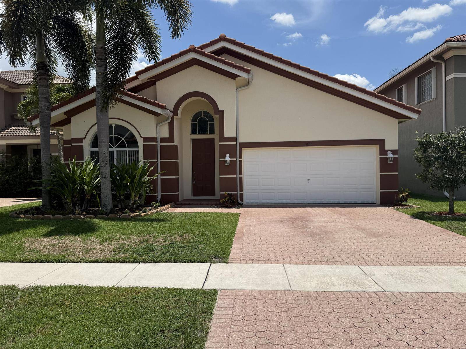 9084 Silver GlenLake Worth - picture
