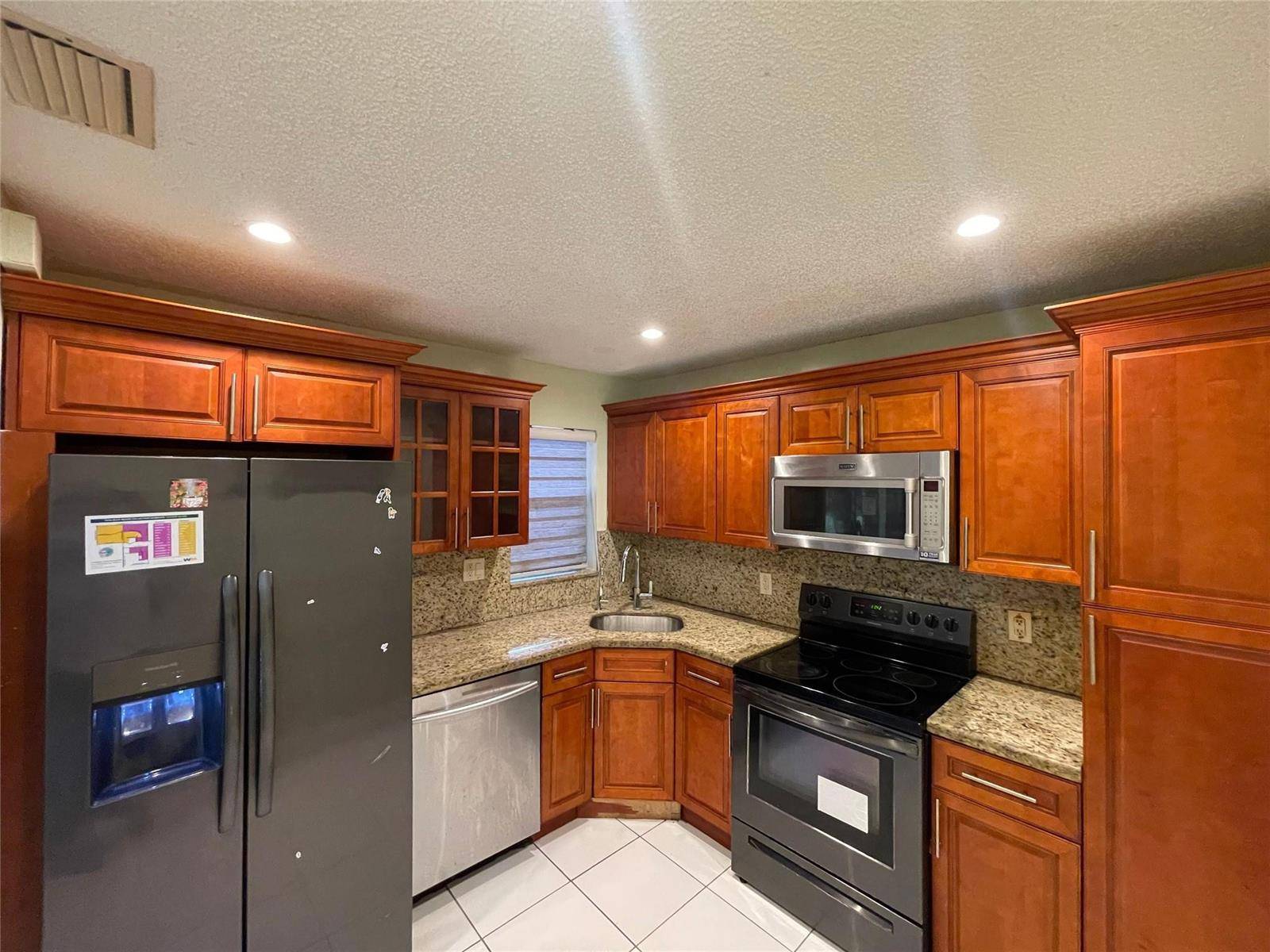 3350 NW 47thCoconut Creek - KARANDA VILLAGE V-B CONDO condo unit 3273 - picture