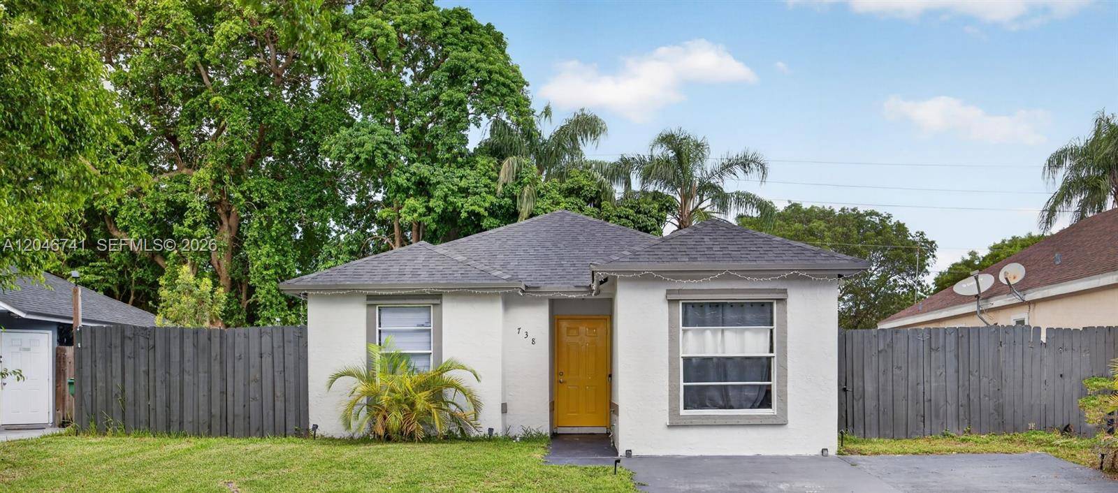 738 SW 7th TerFlorida City - picture
