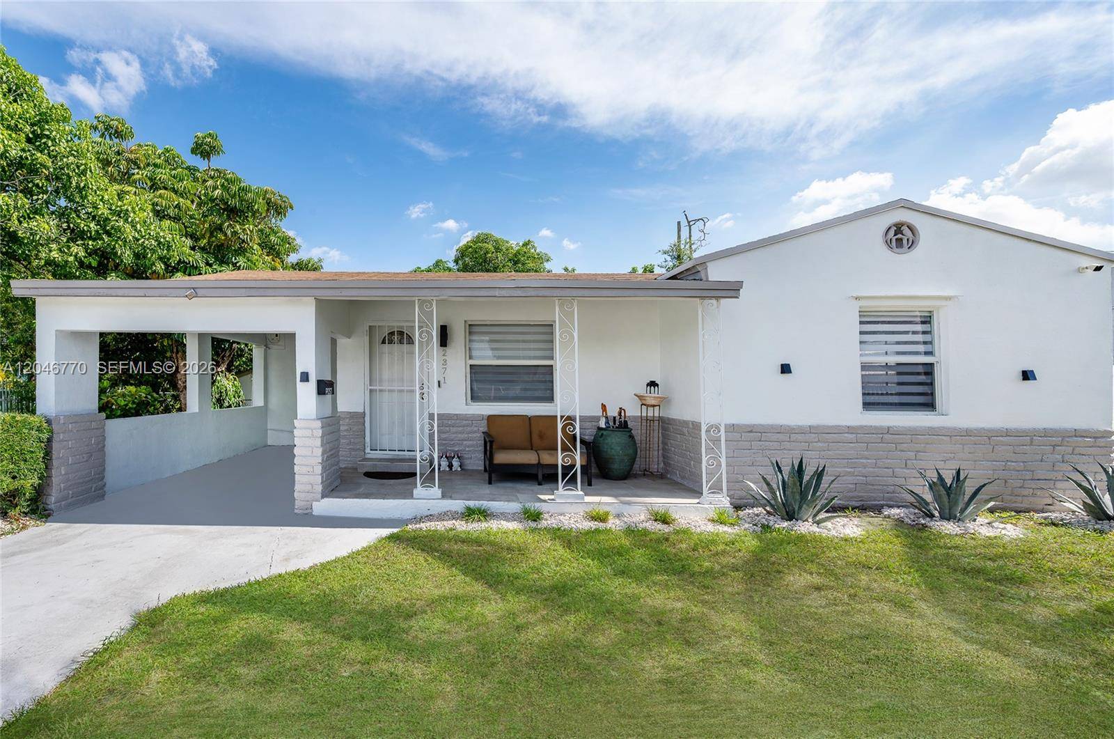 2371 NW 85th StMiami - picture