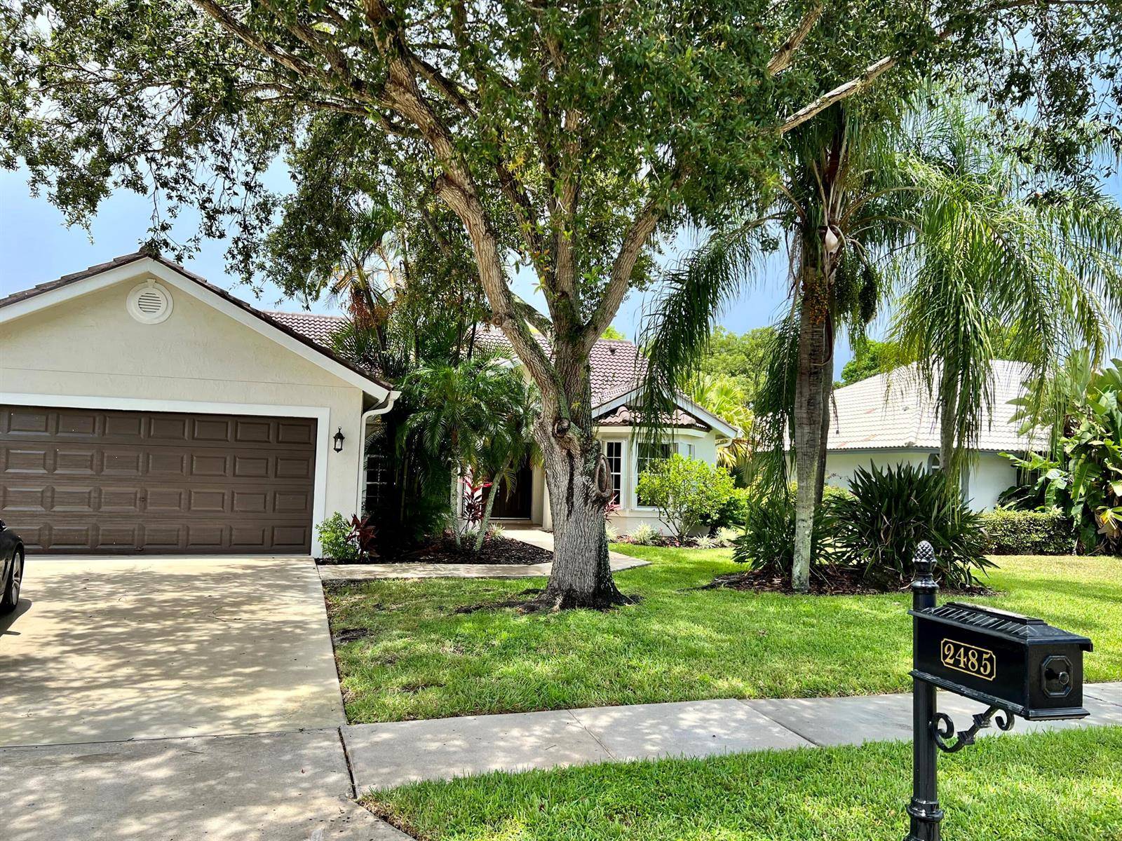 2485 StonegateWellington - picture