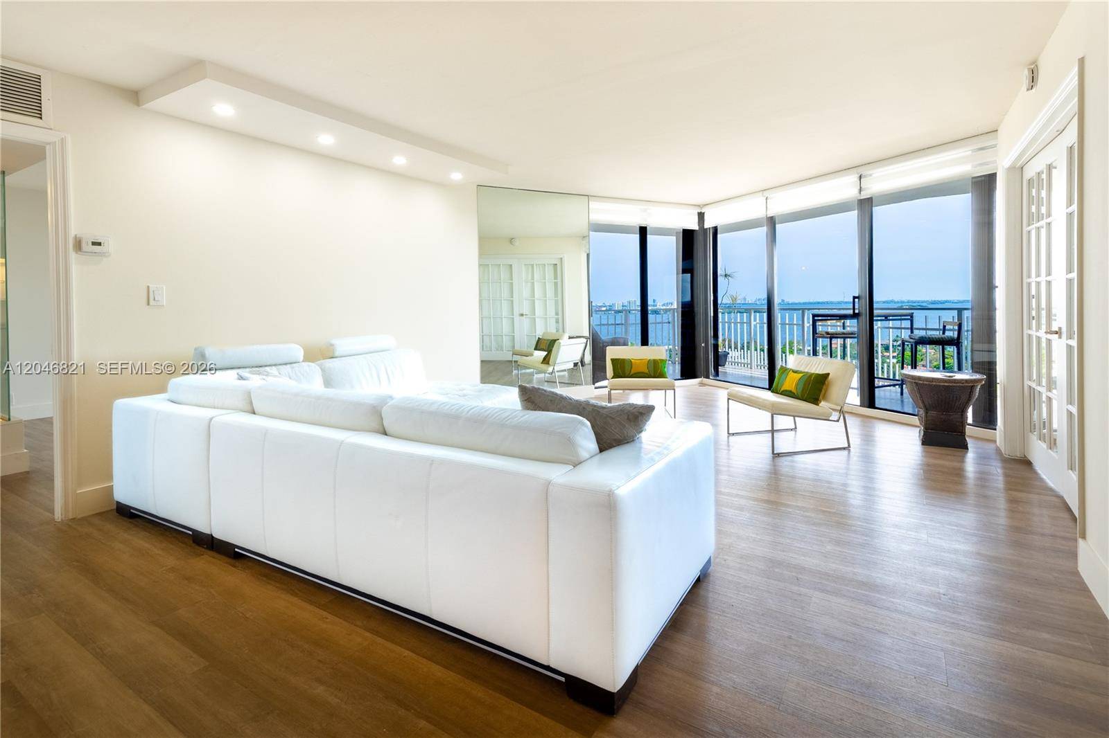 2000 Towerside TerMiami - Condo/Co-Op/Annual,Condo condo unit 1910 - picture