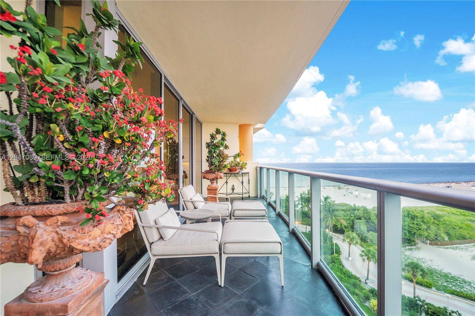 1455 Ocean DrMiami Beach - IL VILLAGGIO ON SOUTH BEA condo unit 904 - picture