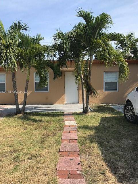 1632 NE 183rd StNorth Miami Beach - Single Family-Annual,House condo unit 1632 - picture