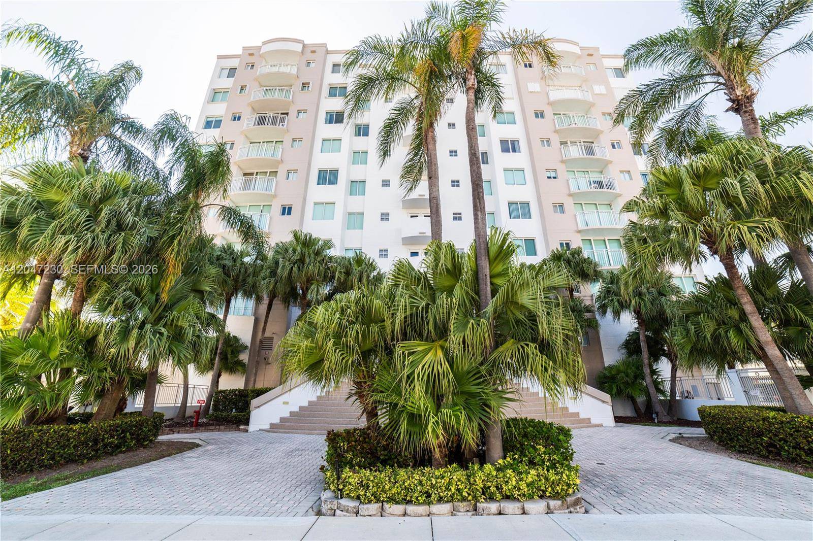 18000 N Bay RdSunny Isles Beach - LE MONTCALM CONDO condo unit 603 - picture