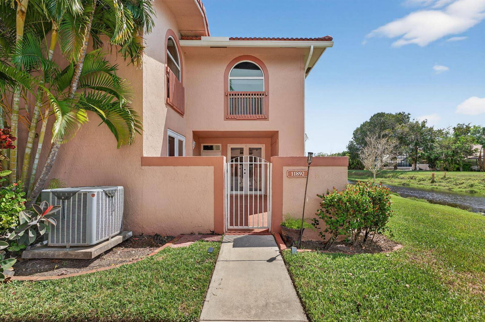 11892 Royal PalmCoral Springs - CORAL SPRINGS COUNTRY CLUB,Eagle Creek Townhome condo unit 11892 - picture