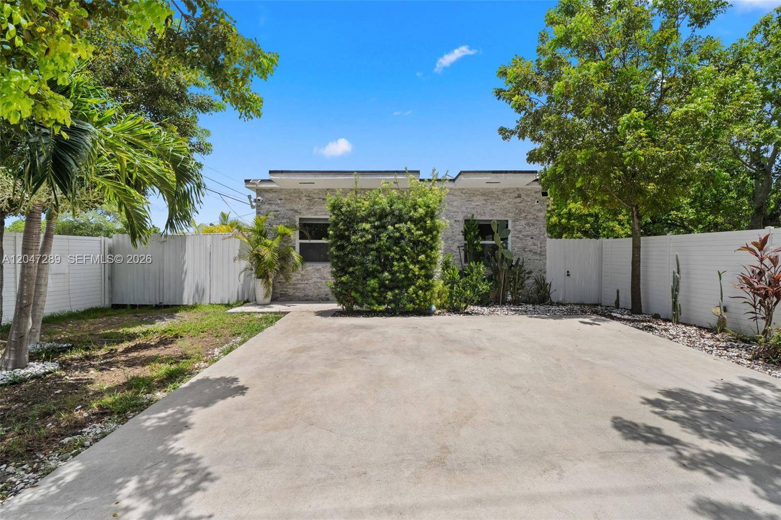 5629 NW 31st AveMiami - picture