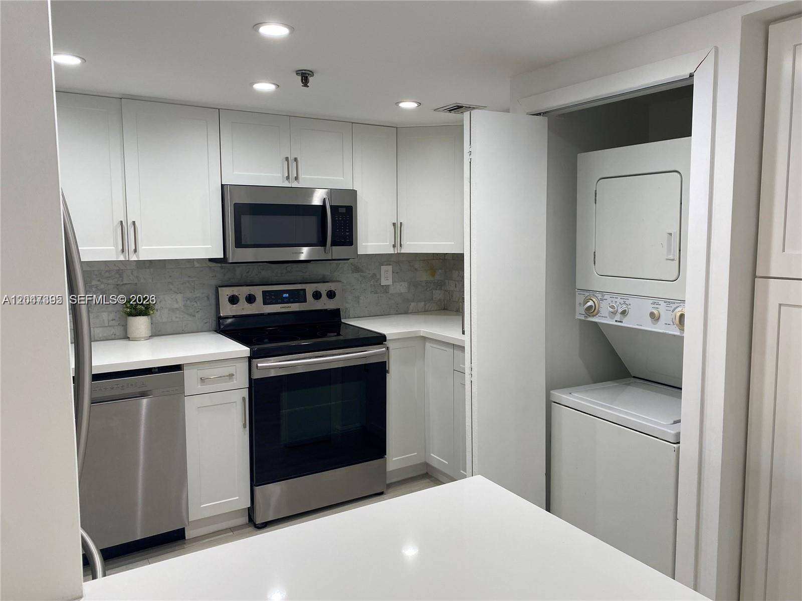 911 E Ponce De Leon BlvdCoral Gables - Condo/Co-Op/Annual,Condo condo unit 301 - picture