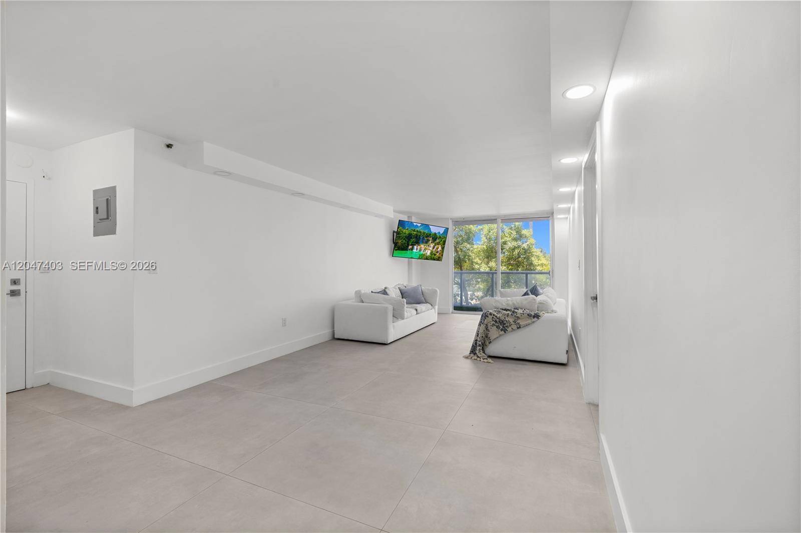 2457 Collins AveMiami Beach - Condo/Co-Op/Annual,Condo condo unit 201 - picture