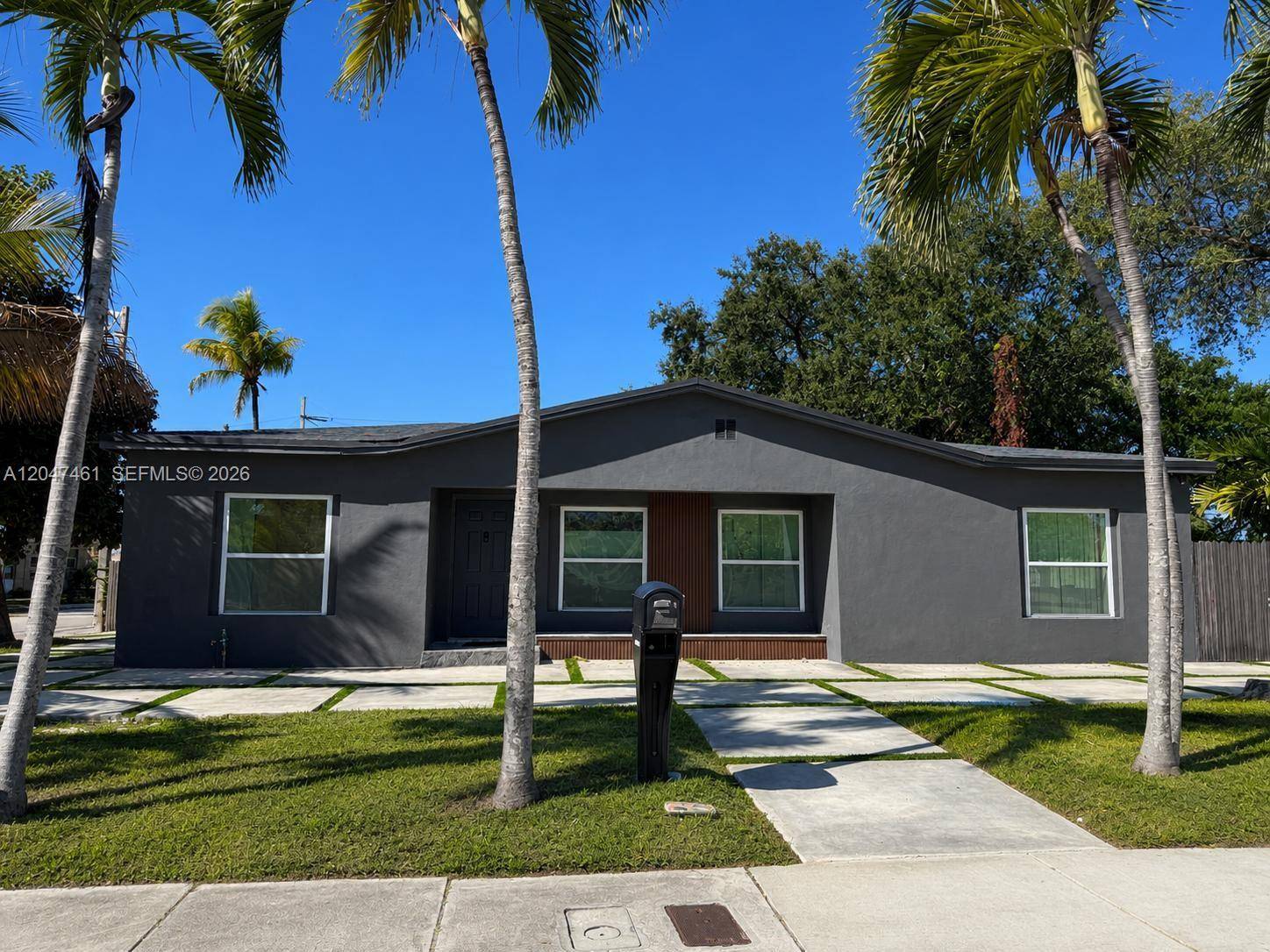 6700 NW 5th AveMiami - picture