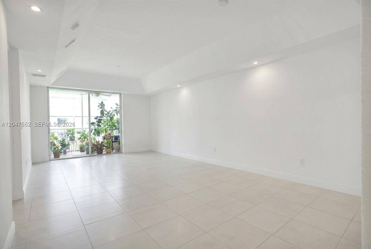 10720 NW 66th StDoral - Condo 5+ Stories,Condo condo unit 205 - picture