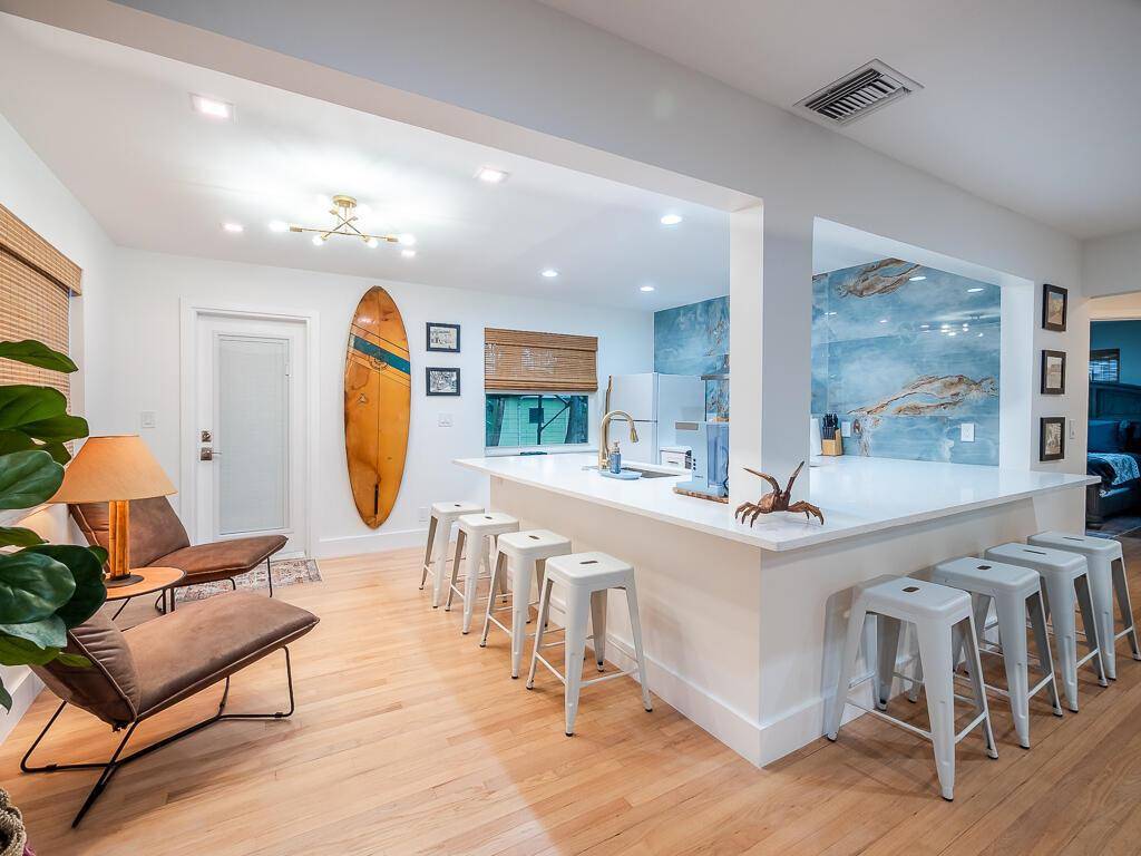 418 N Palmway - picture
