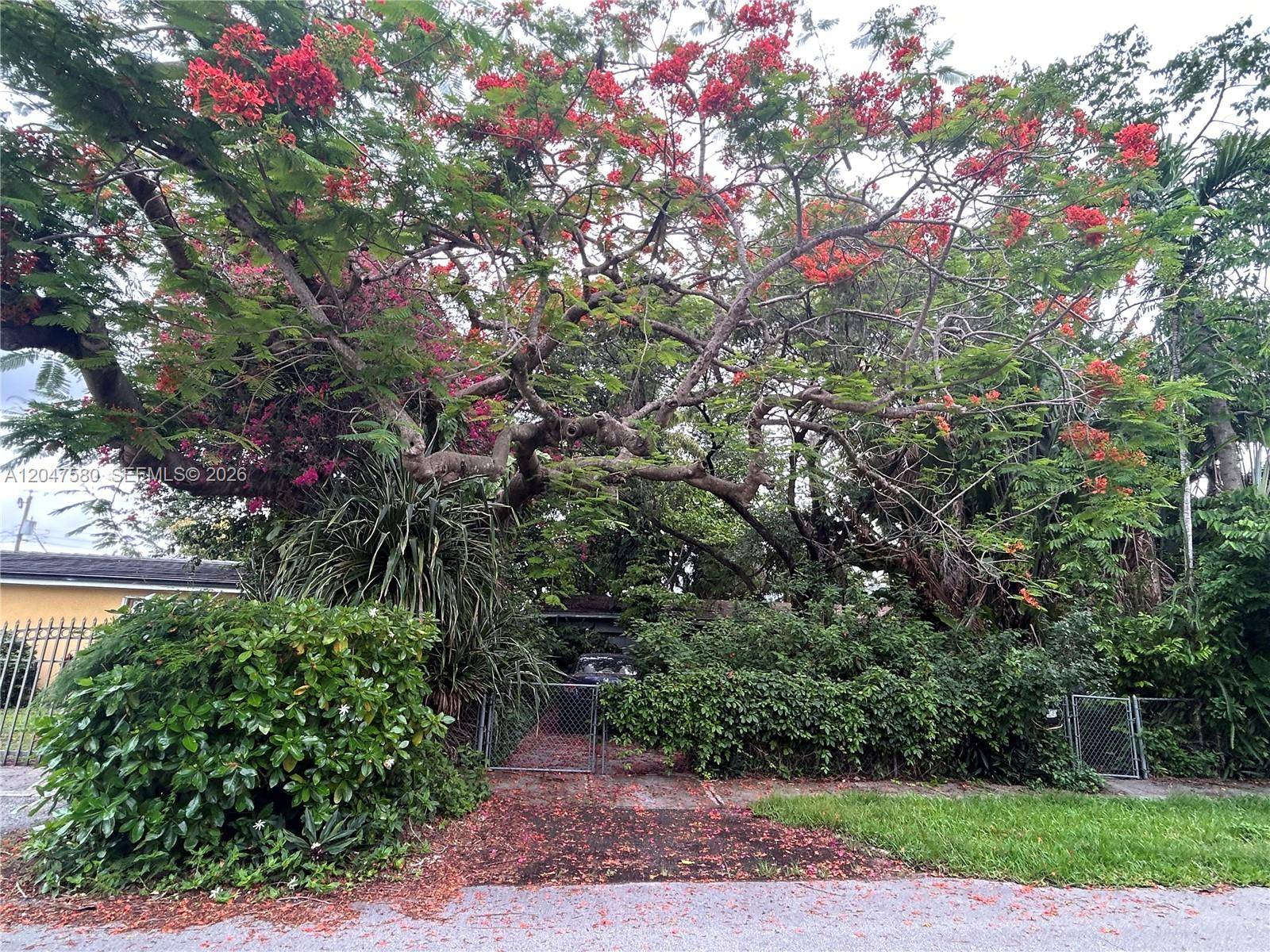 8285 SW 47th StMiami - picture