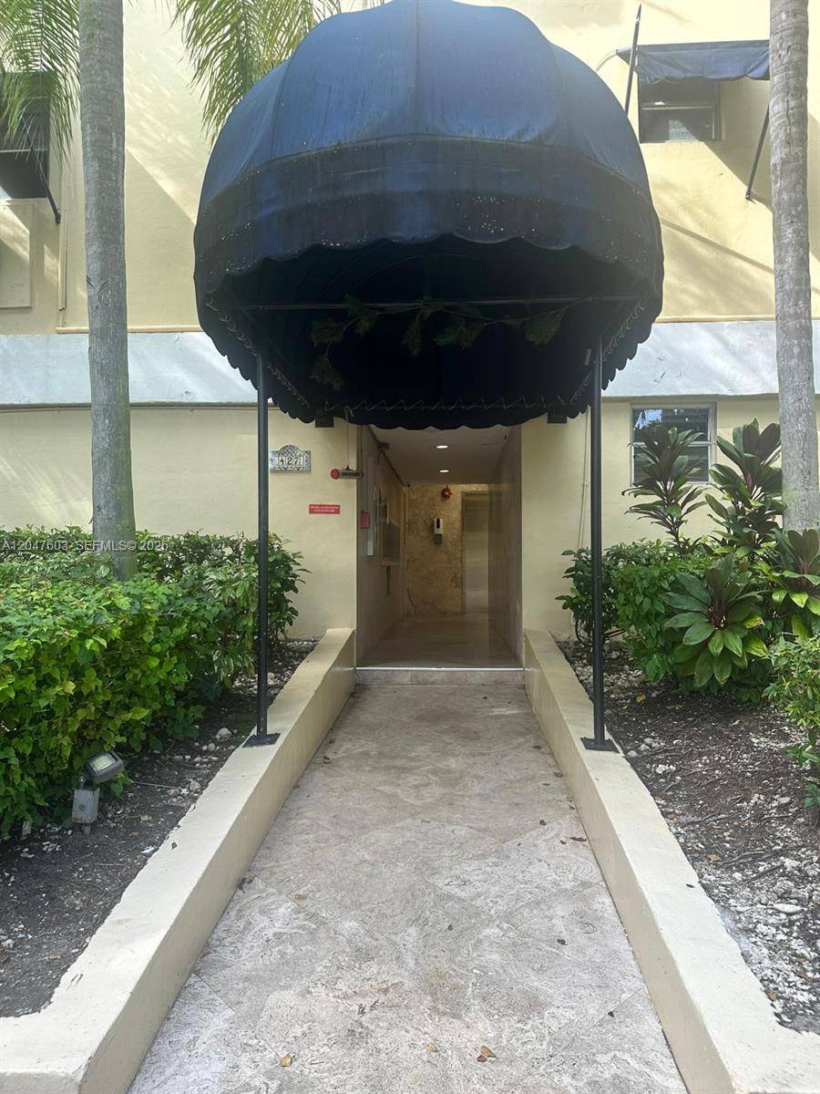 427 Santander AveCoral Gables - Condo 1-4 Stories,Condo condo unit 205 - picture