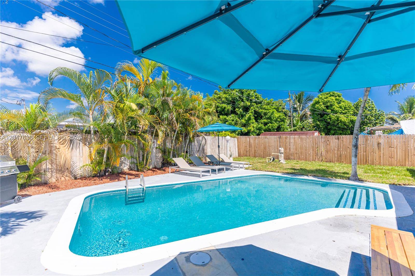 6445 SW 22nd CtMiramar - picture