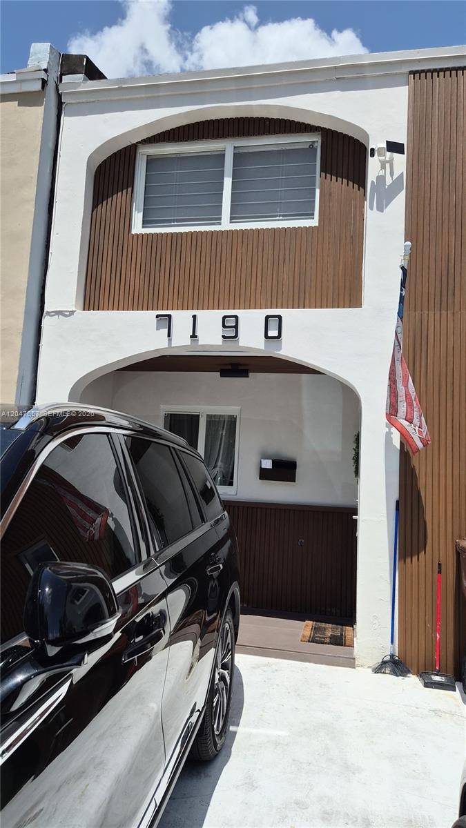 7190 W 17th CtHialeah - picture