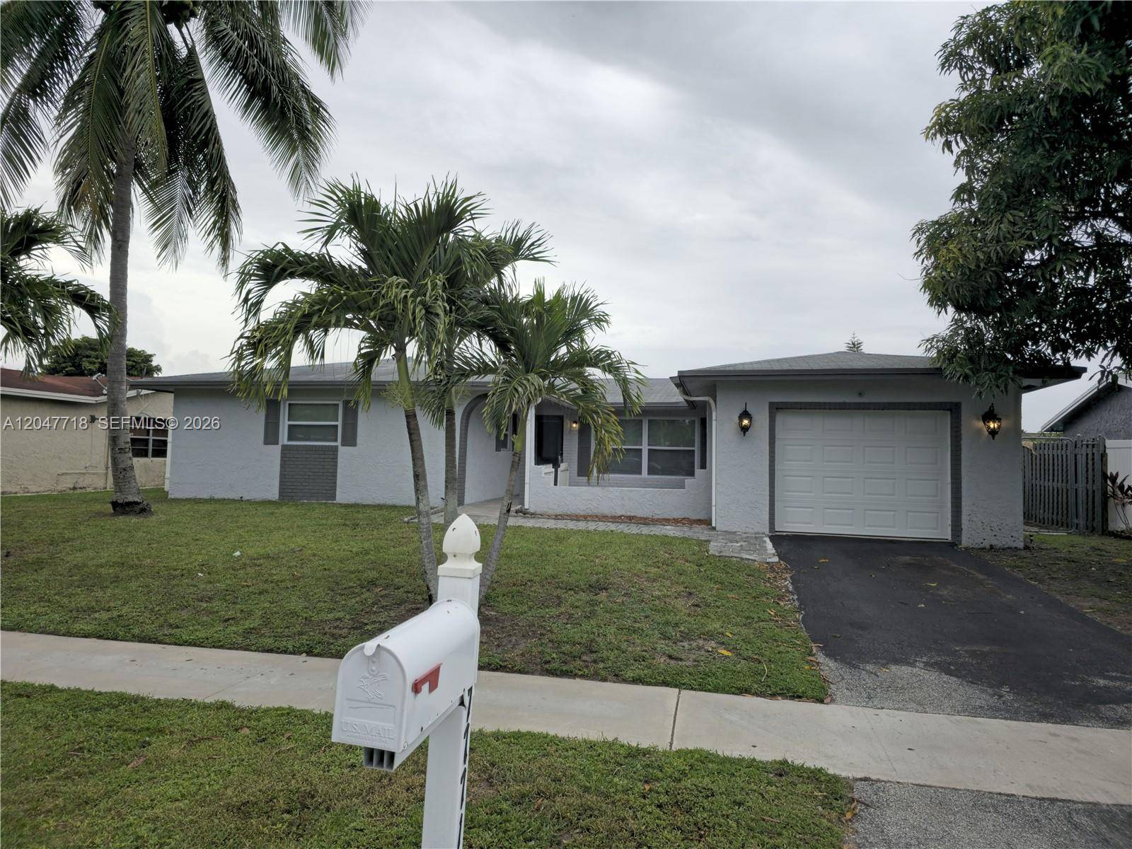 7771 NW 46th StLauderhill - picture