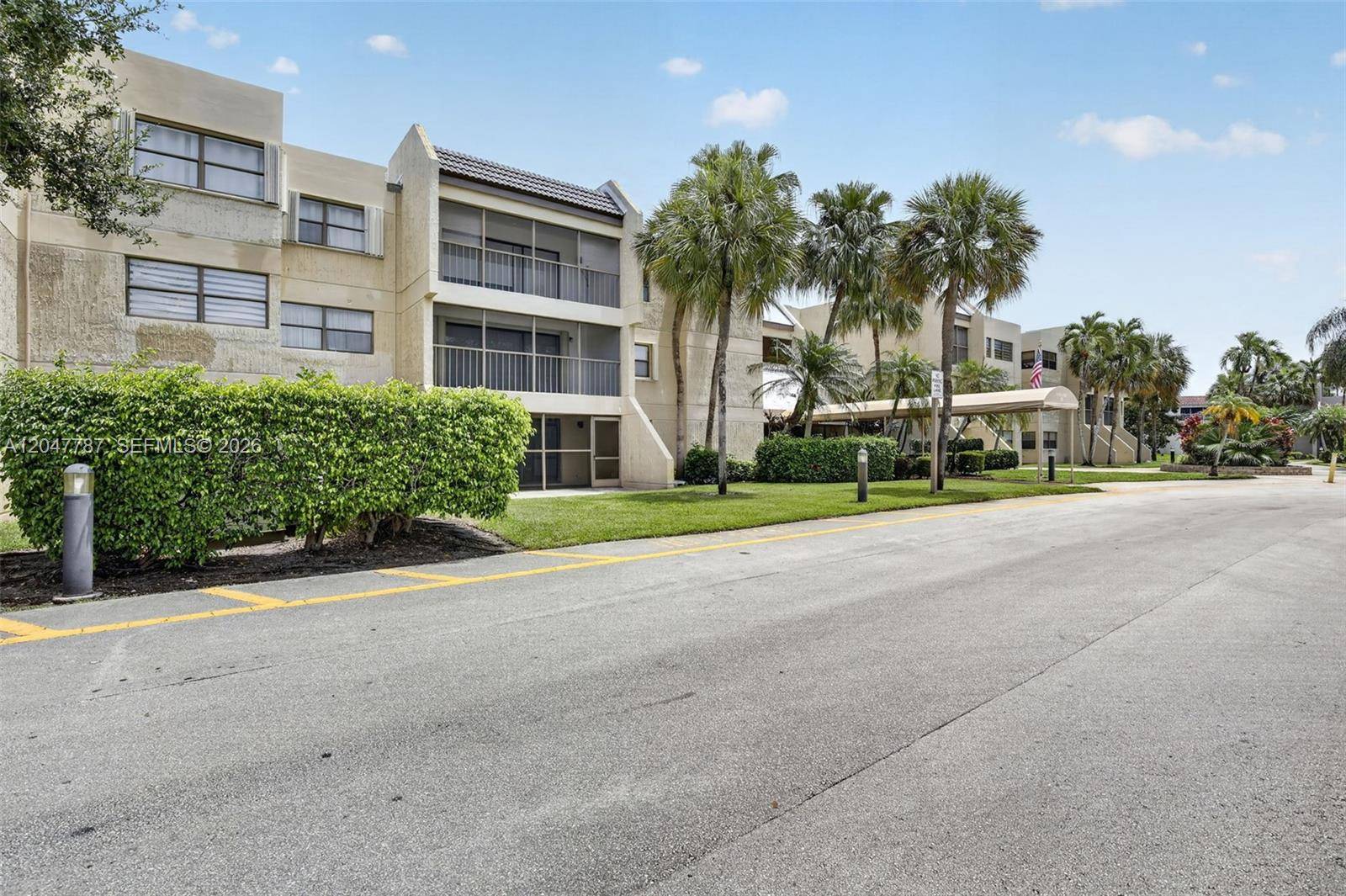 220 Lakeview DrWeston - Condo 1-4 Stories,Condo condo unit 210 - picture