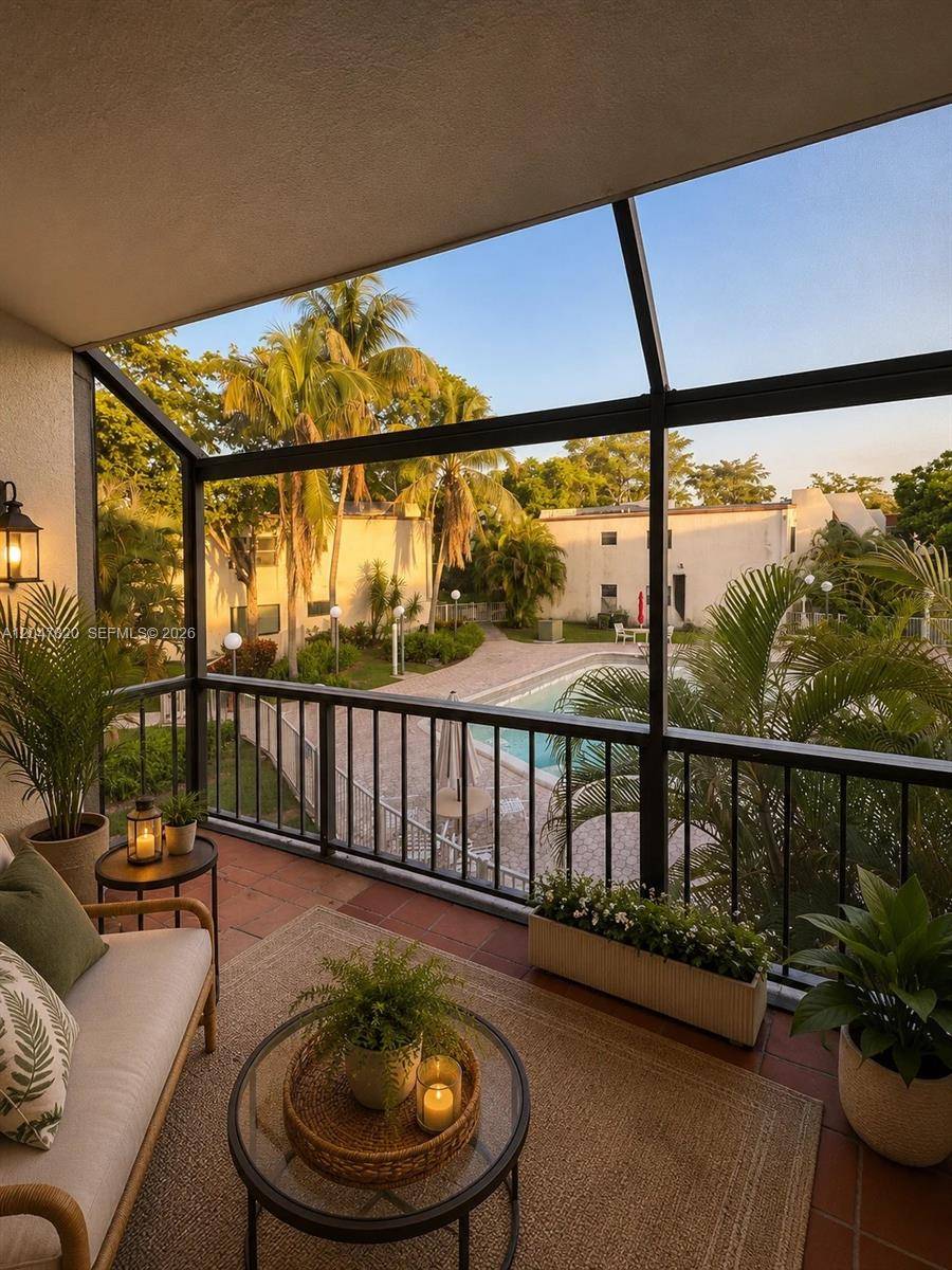 301 N Pine Island RdPlantation - Condo 1-4 Stories,Condo condo unit 220 - picture
