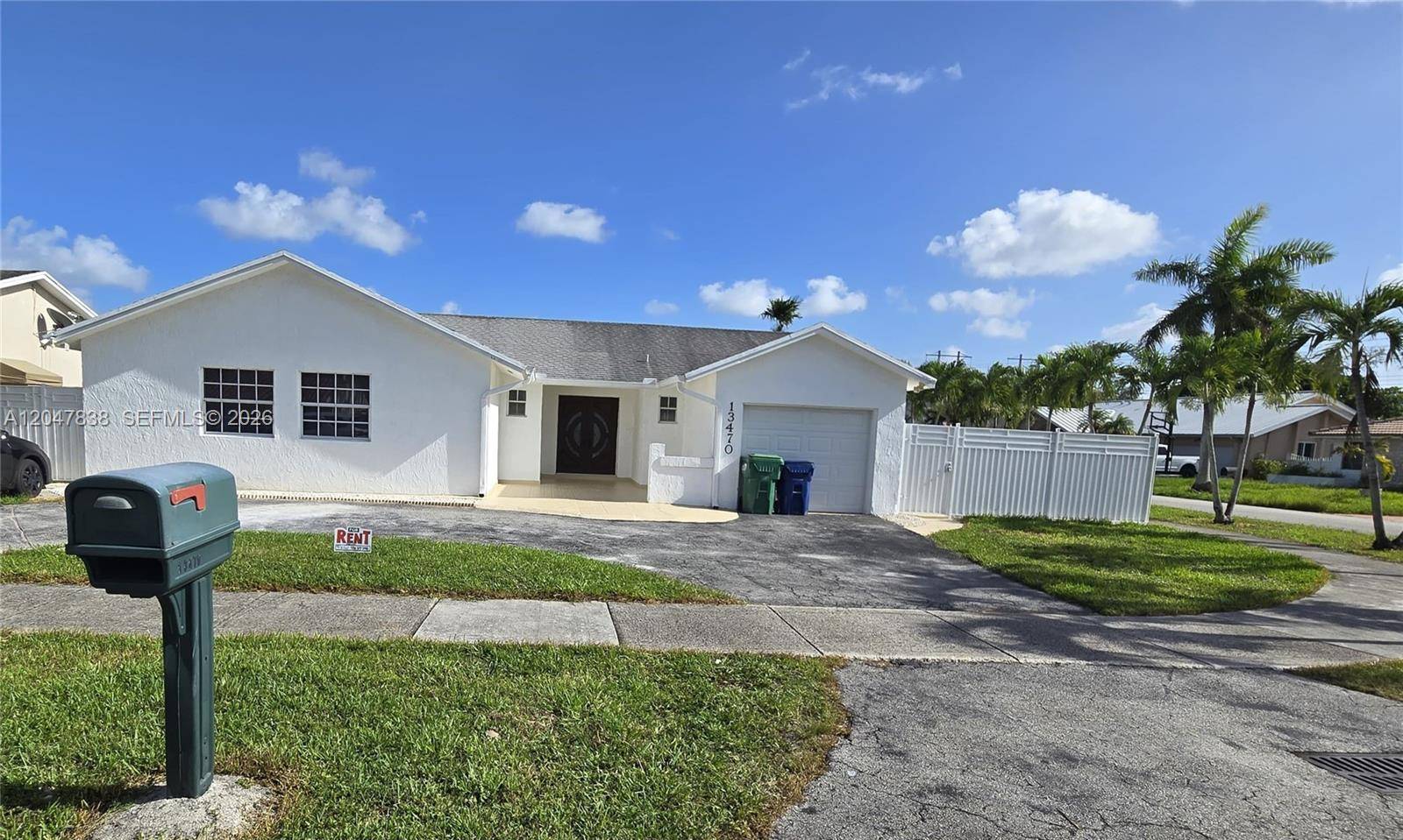 13470 SW 24th StMiami - picture
